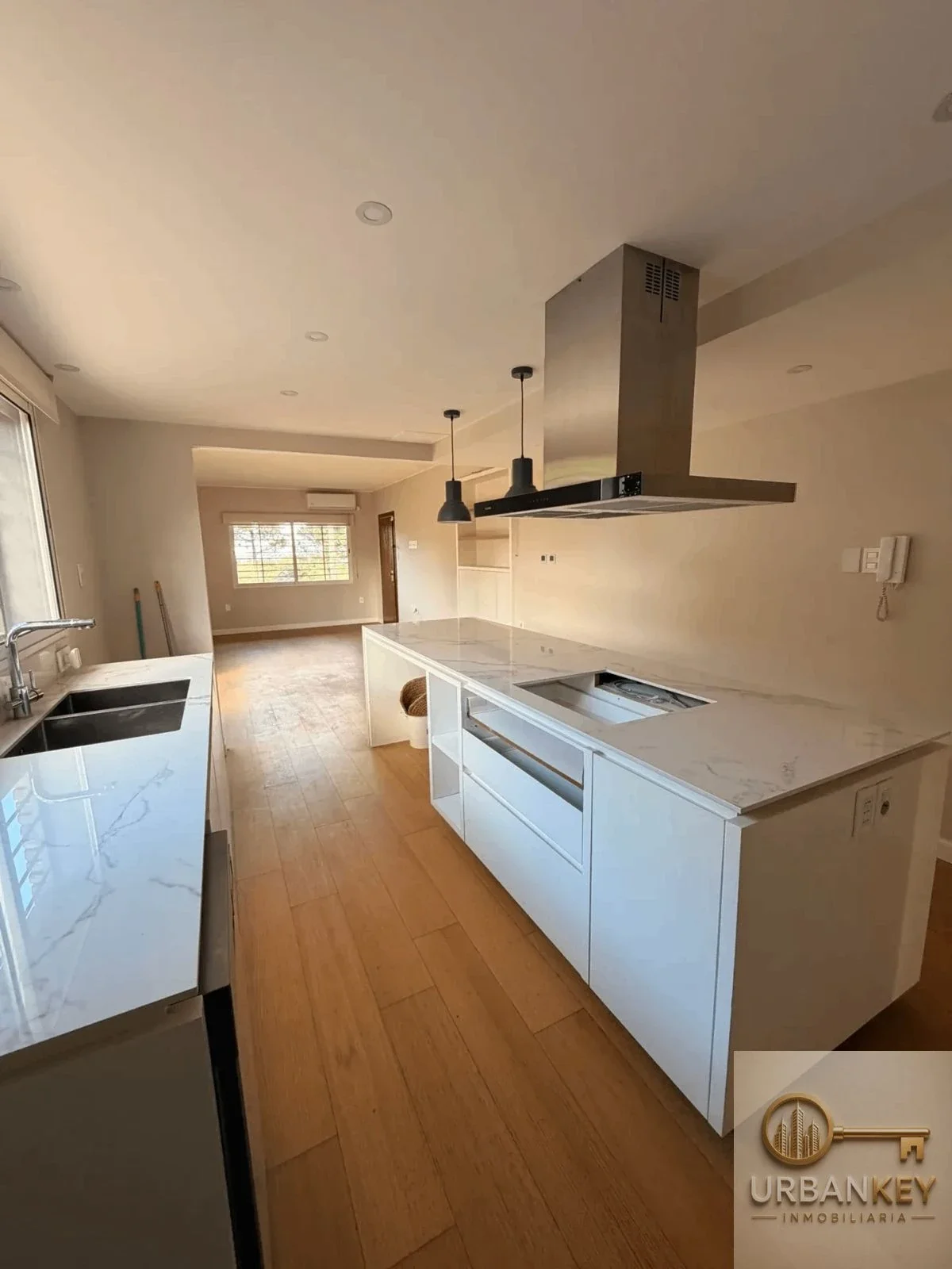 ALQUILER APARTAMENTO 3 DORMITORIOS 2 BAÑOS GARAGE EN PUNTA GORDA - Imagen 1