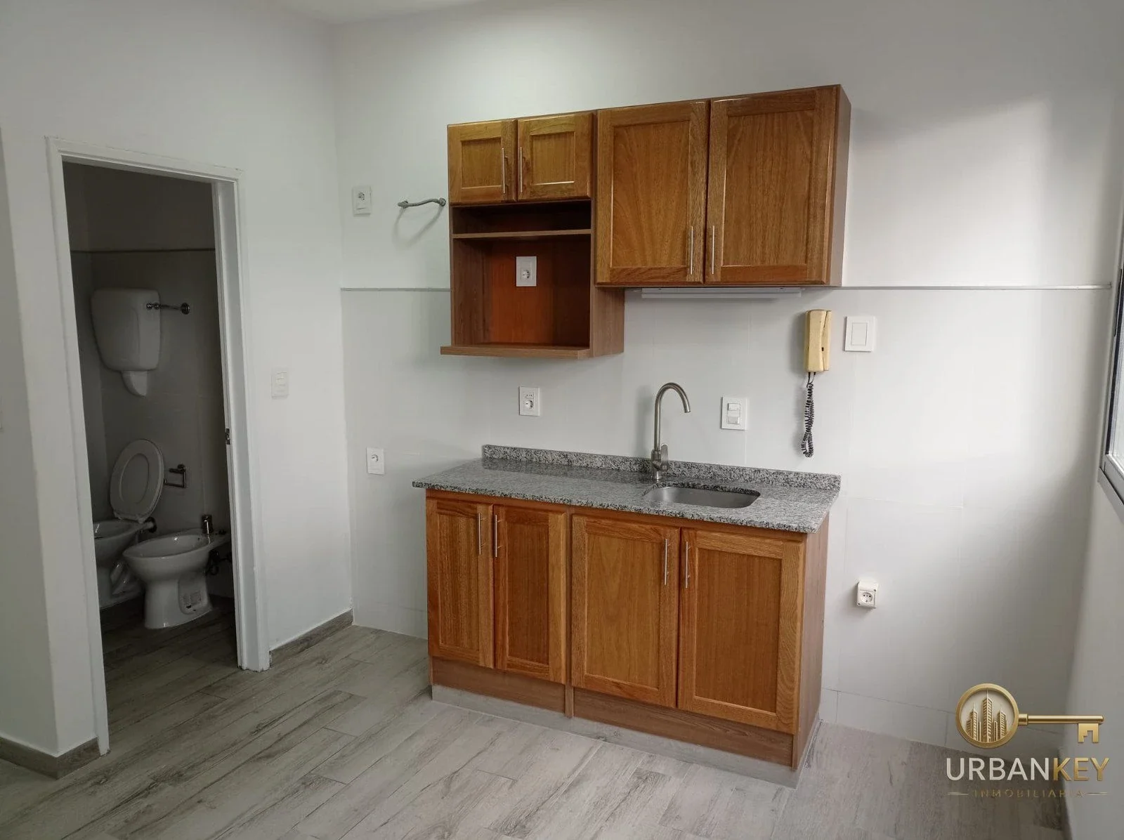 ALQUILER APARTAMENTO MONOAMBIENTE 28m2 BAJOS GASTOS COMUNES - TRES CRUCES - Imagen 5