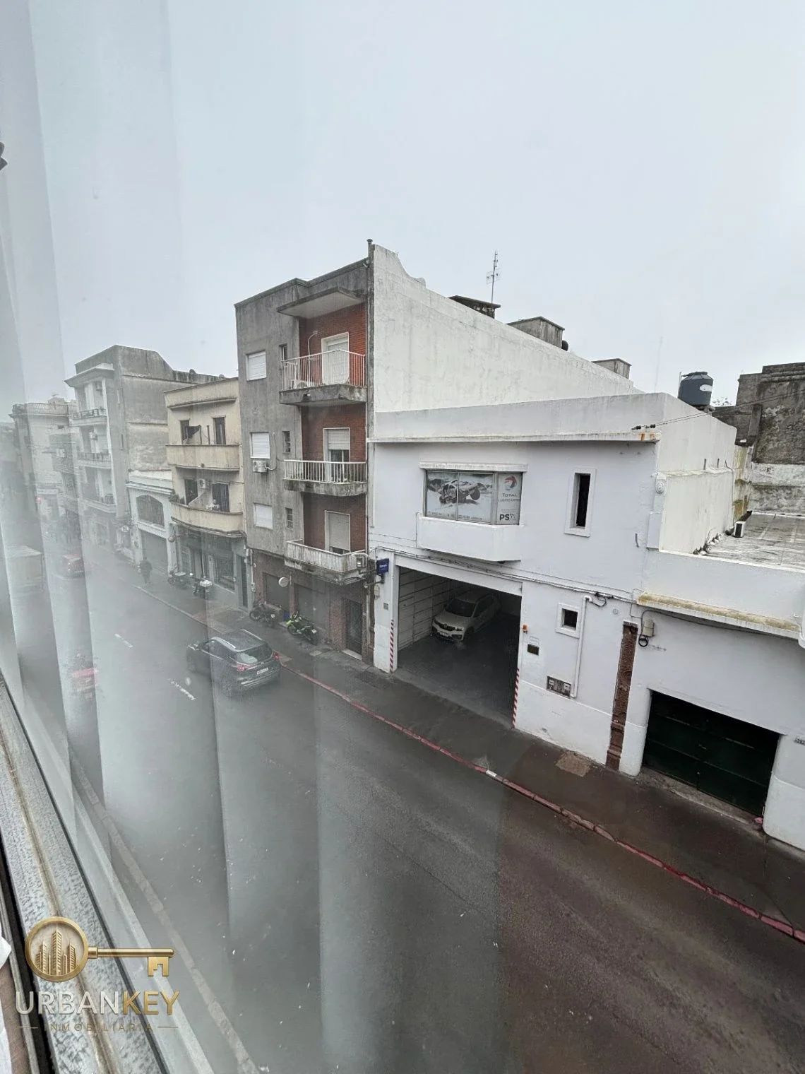 Alquiler de Monoambiente EQUIPADO SIN GASTOS COMUNES en Ciudad Vieja - Imagen 5