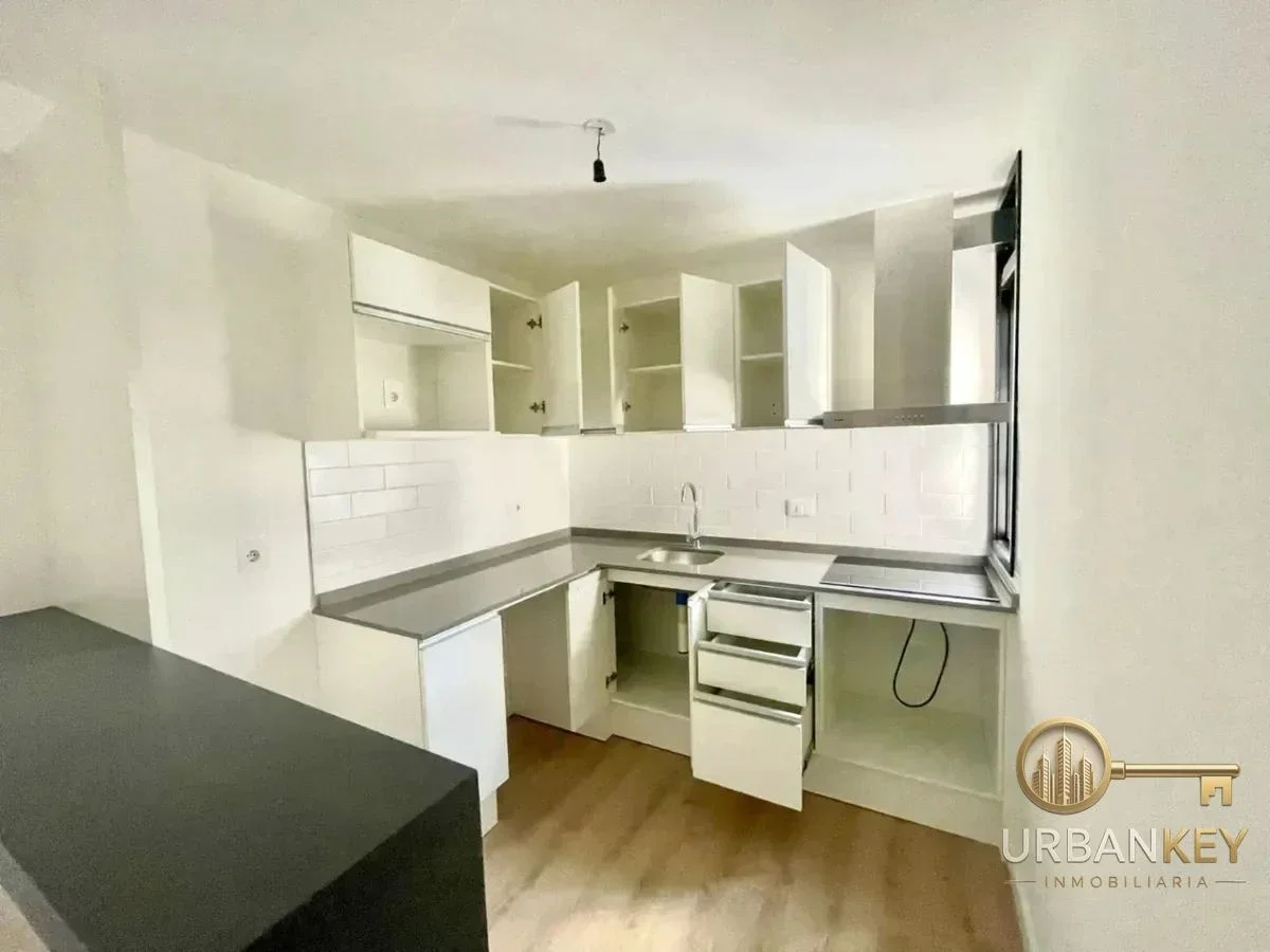 Apartamento en alquiler 2 dormitorios sobre calle Soriano en Centro - Imagen 3