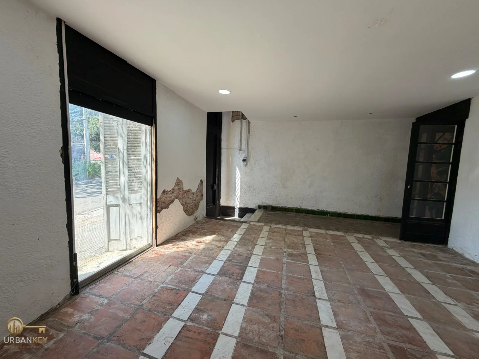 CASA / LOCAL EN ALQUILER IDEAL EMPRESAS O EMPRENDIMIENTOS EN PARQUE BATLLE - Imagen 3