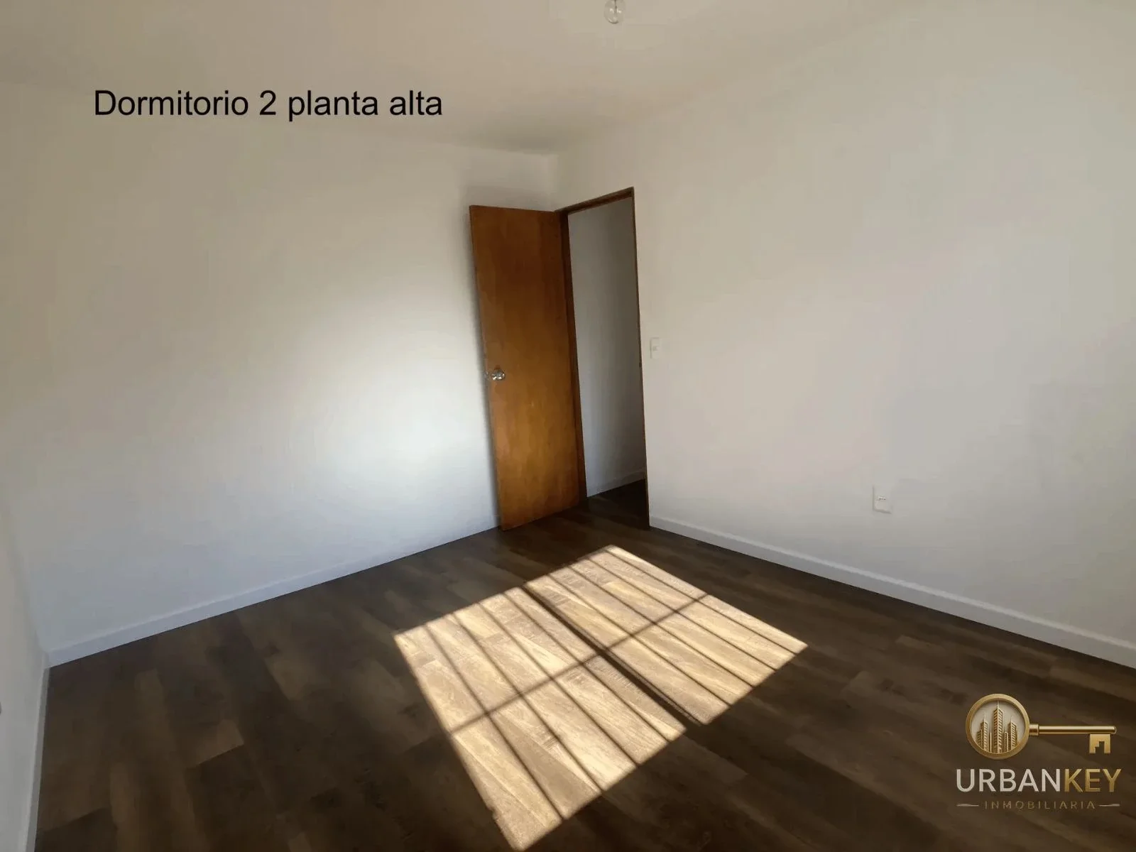 Apartamento Dúplex Reciclado de 3 Dormitorios | Sin Gastos Comunes | Tres Cruces - Imagen 4