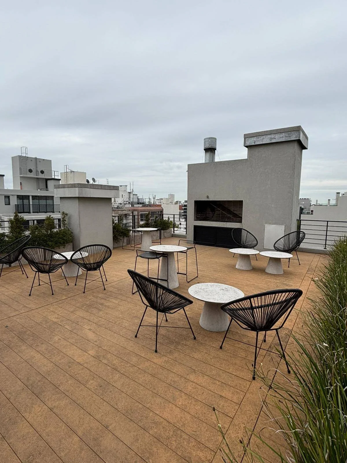 ALQUILER APARTAMENTO 2 DORMITORIOS CON GARAGE TERRAZA AMENITIES EN CORDON - Imagen 2