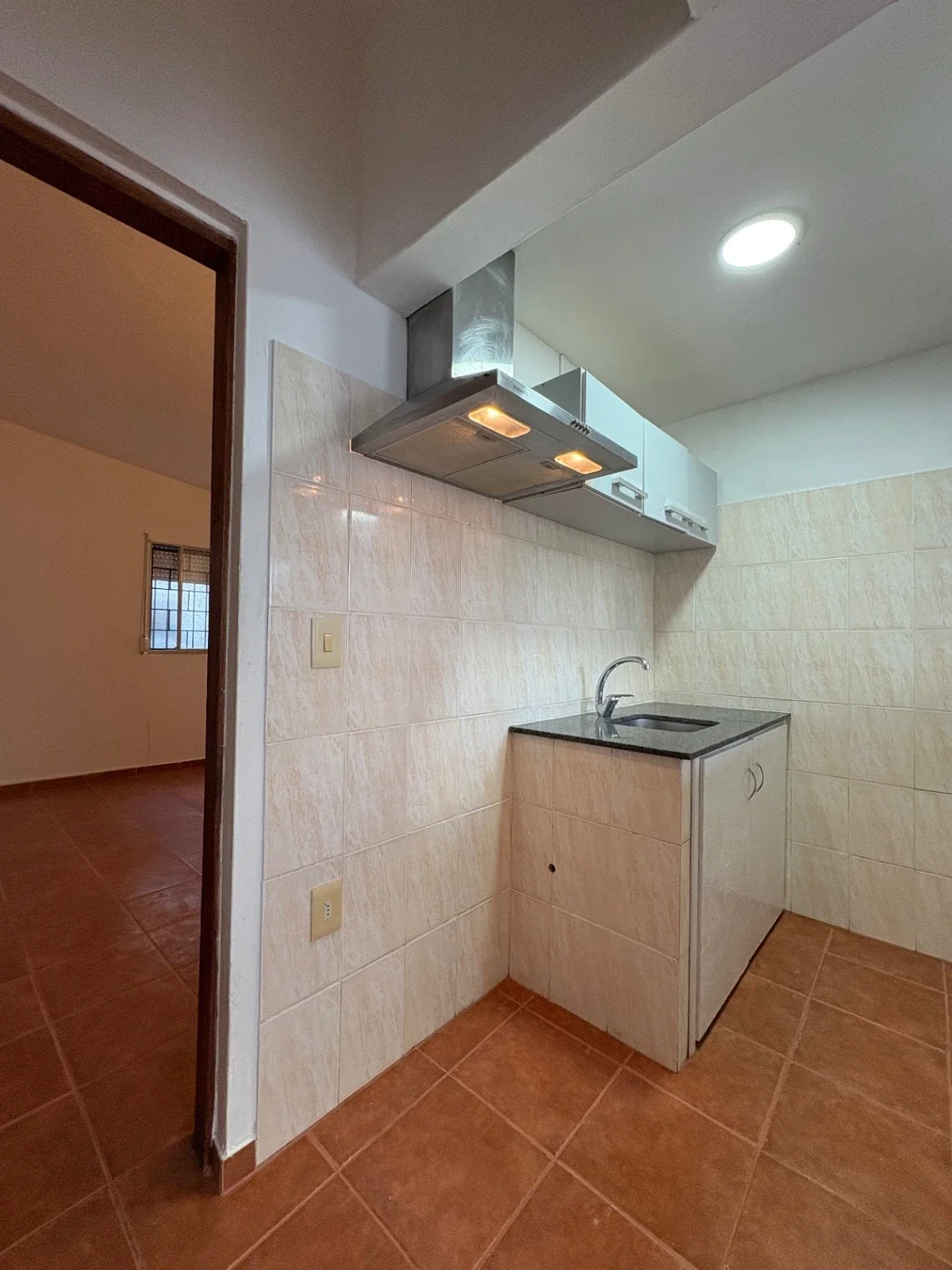 ALQUILER APARTAMENTO 1 DORMITORIO COCHERA PATIO EN LA CRUZ DE CARRASCO - Imagen 3