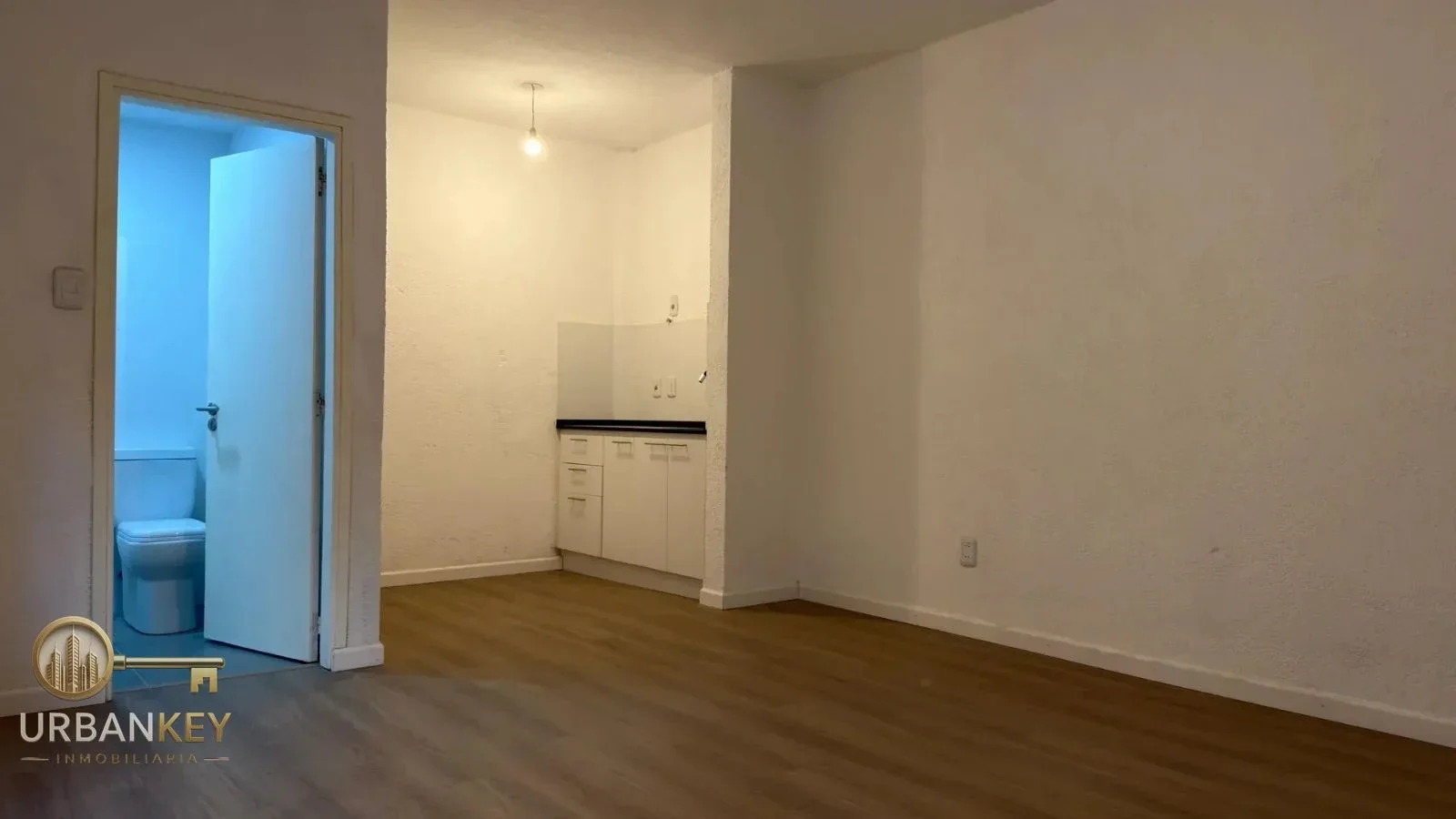 Monoambiente en alquiler vivienda u oficina con entrada independiente pocitos - Imagen 2
