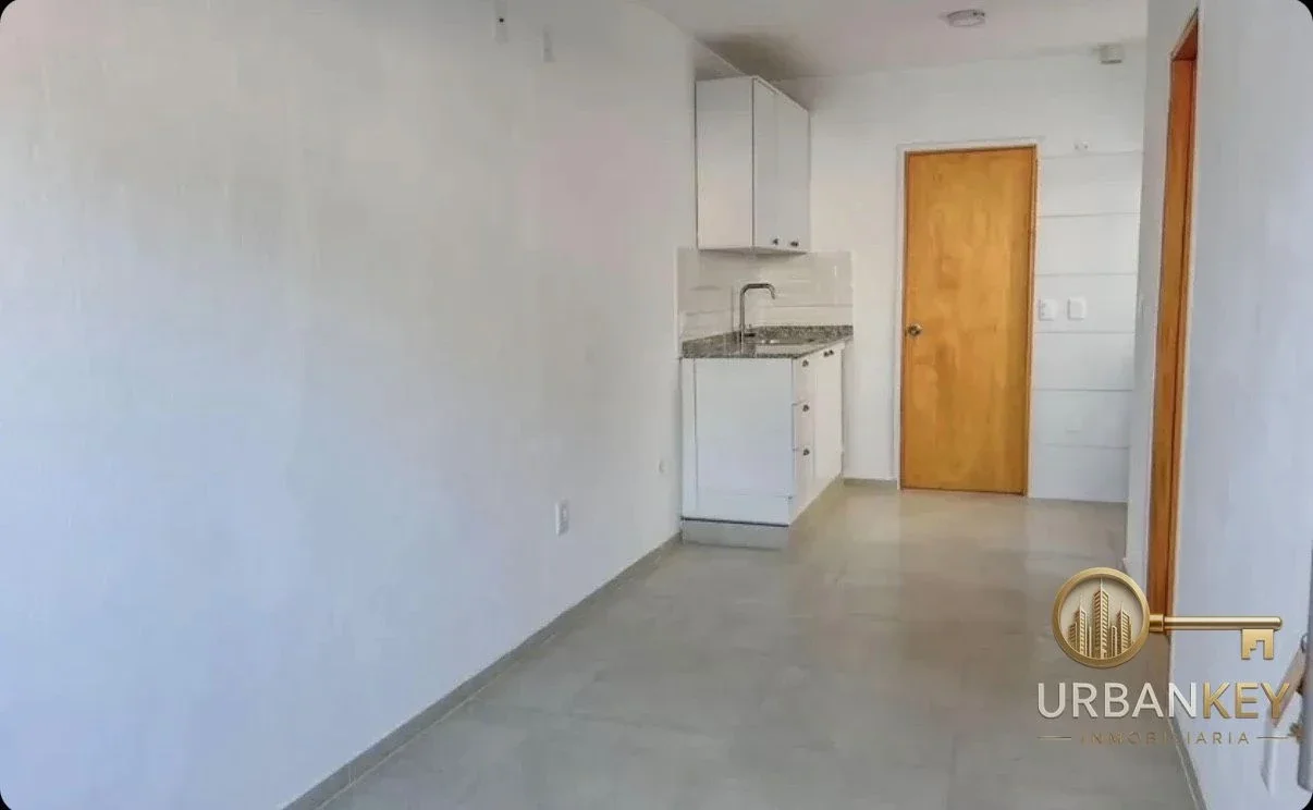 ALQUILER CASA DE 1 DORMITORIO CON PATIO SIN GASTOS COMUNES EN BUCEO - Imagen 4