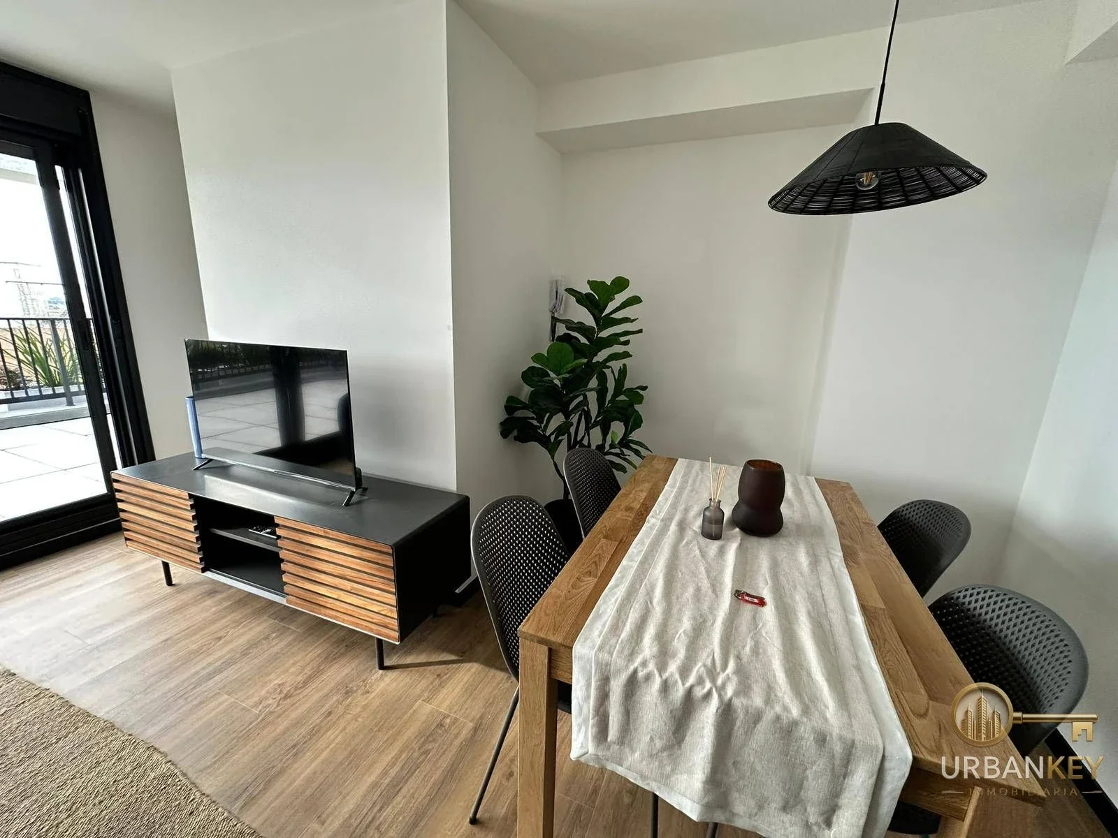 VENTA PENTHOUSE 2 DORMITORIOS A ESTRENAR Y AMENITIES EN PARQUE BATLLE - Imagen 3