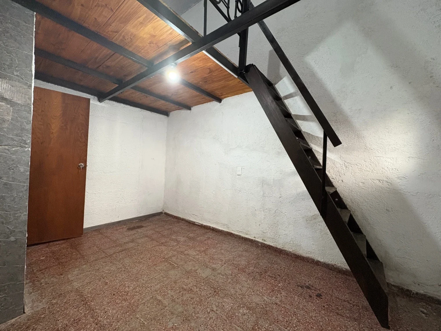 ALQUILER APARTAMENTO 1 DORMITORIO TIPO LOFT EN CORDON TRES CRUCES WIFI INCLUIDO - Imagen 3