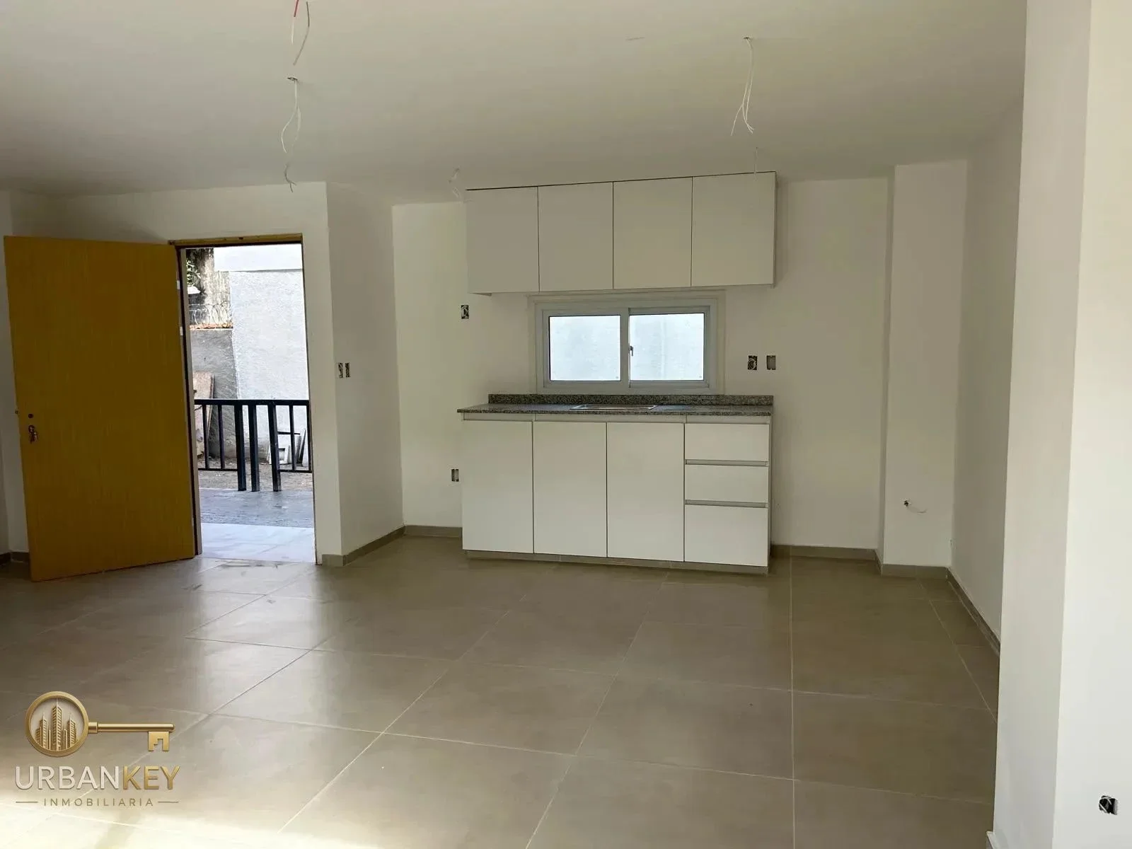 Dúplex en alquiler a estrenar 2 dormitorios, patio y cochera en Malvin Norte - Imagen 4