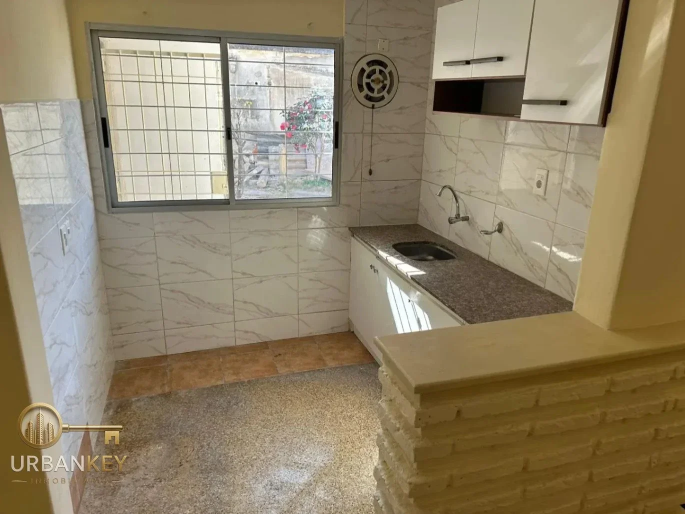 Apartamento en alquiler de 1 dormitorio y patio con parrillero en Brazo Oriental - Imagen 5