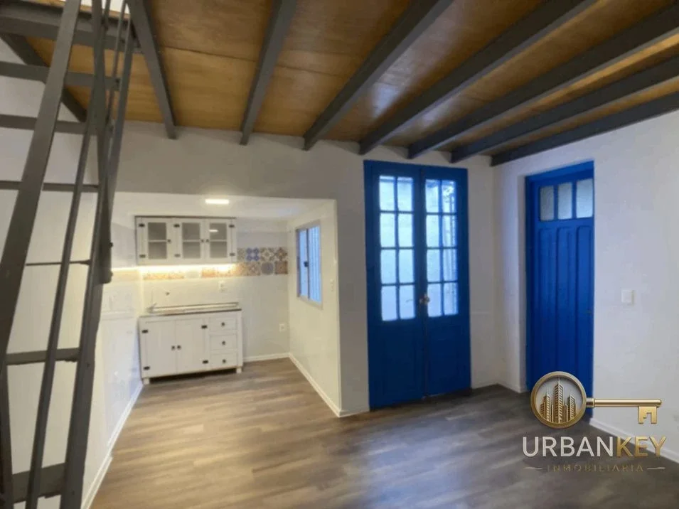 Apartamento Dúplex Reciclado de 3 Dormitorios | Sin Gastos Comunes | Tres Cruces - Imagen 1