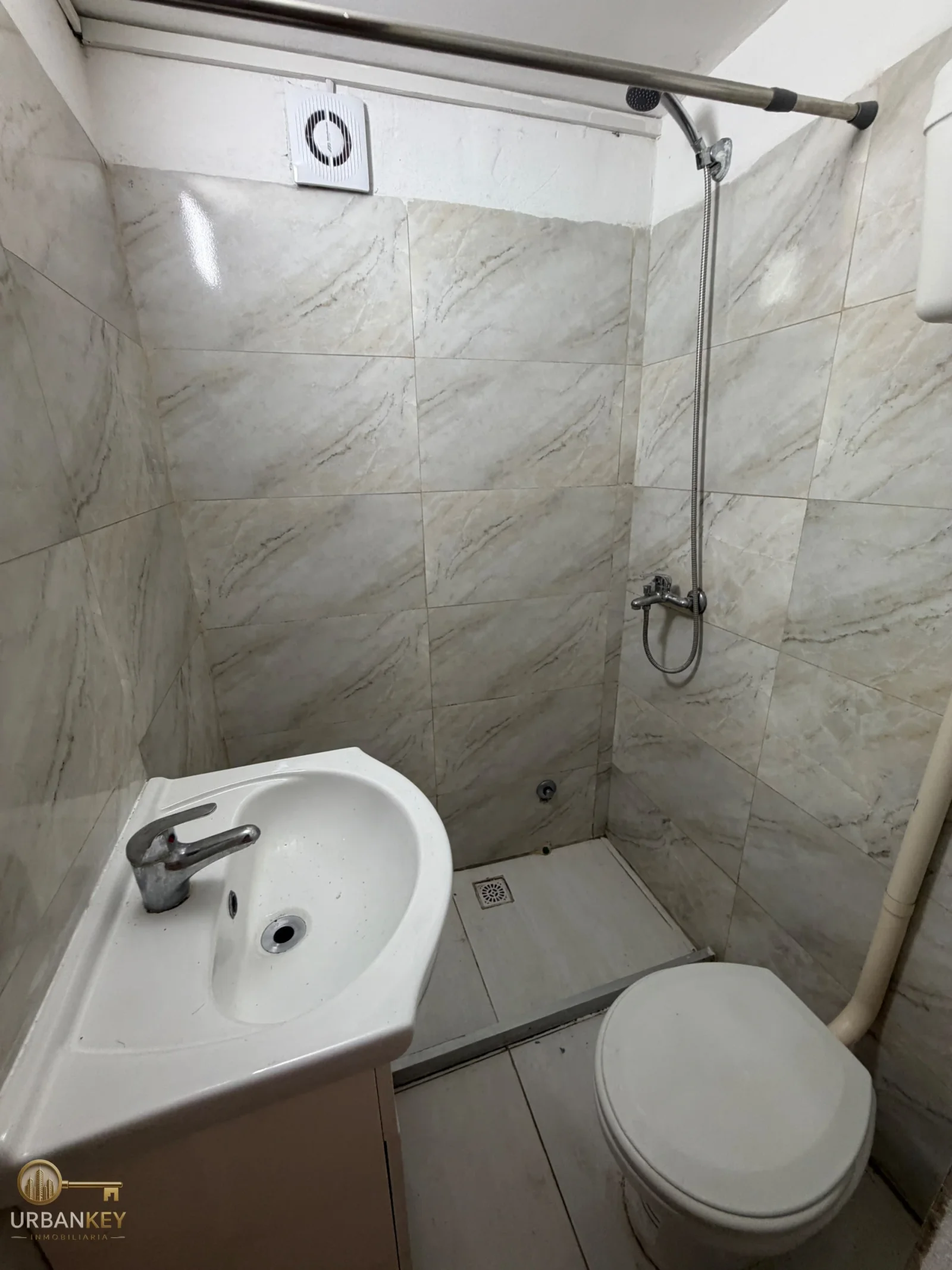 Apartamento en alquiler 1 dormitorio sin gastos comunes + patio Flor de Maroñas - Imagen 5