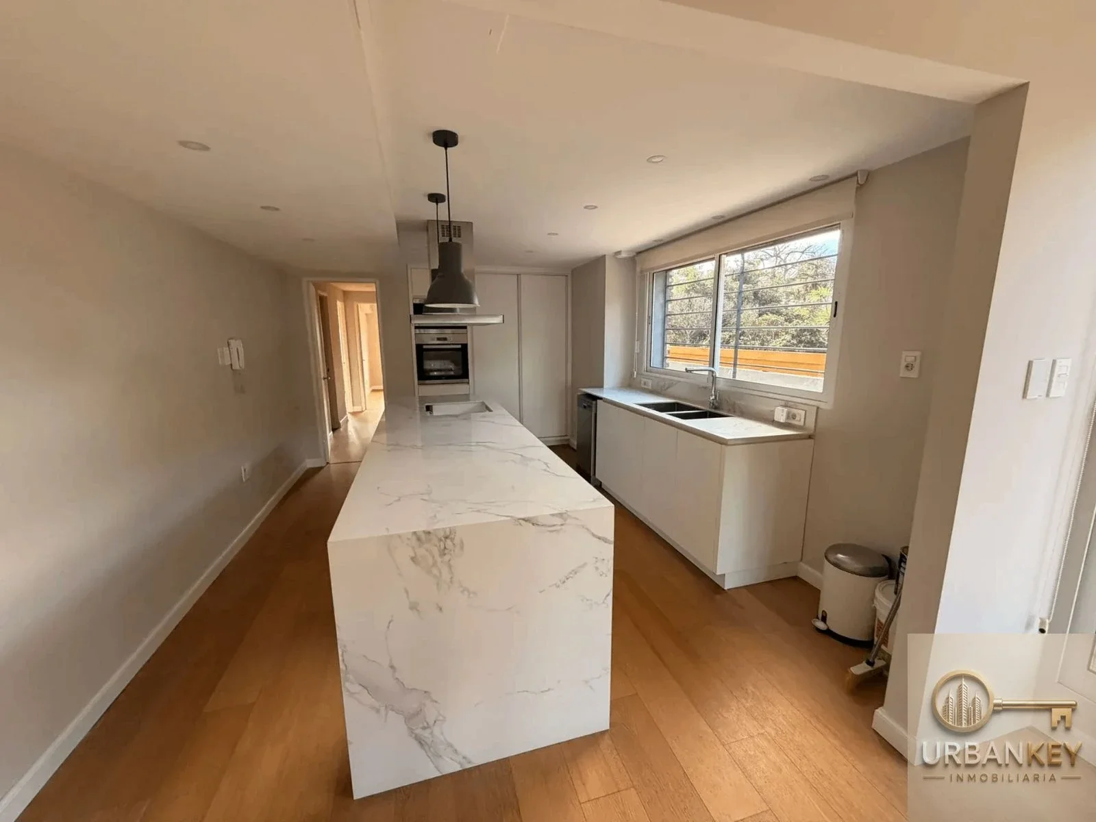 ALQUILER APARTAMENTO 3 DORMITORIOS 2 BAÑOS GARAGE EN PUNTA GORDA - Imagen 2