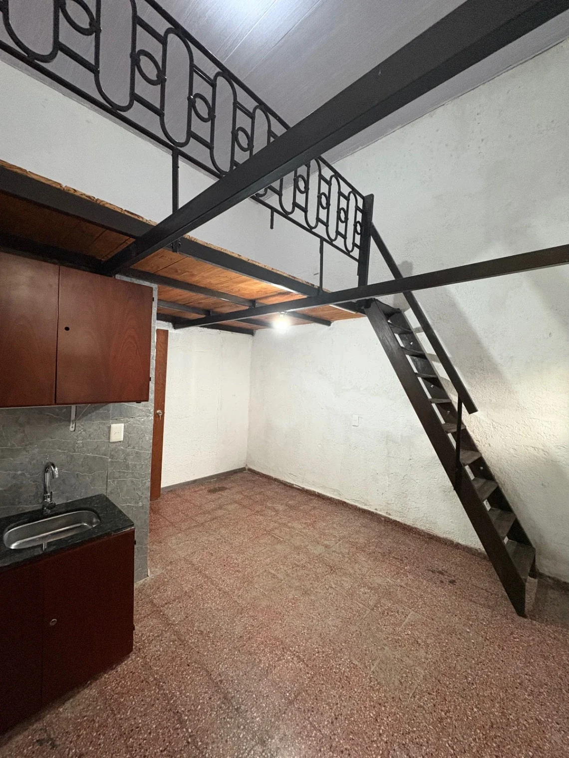 ALQUILER APARTAMENTO 1 DORMITORIO TIPO LOFT EN CORDON TRES CRUCES WIFI INCLUIDO - Imagen 2
