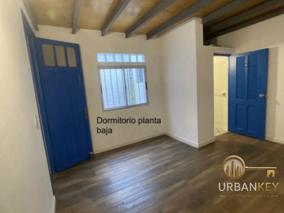 Apartamento Dúplex Reciclado de 3 Dormitorios | Sin Gastos Comunes | Tres Cruces - Imagen 2