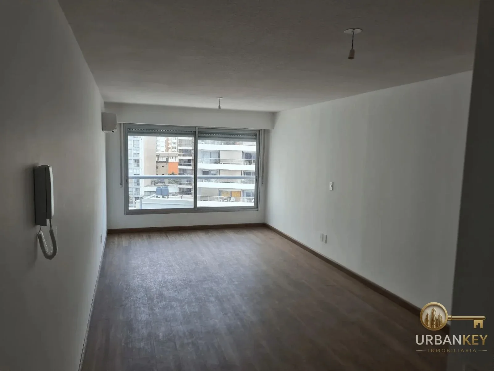 Alquiler | Pocitos | Monoambiente al Contrafrente | Piso 7 | Aire Acondicionado - Imagen 2