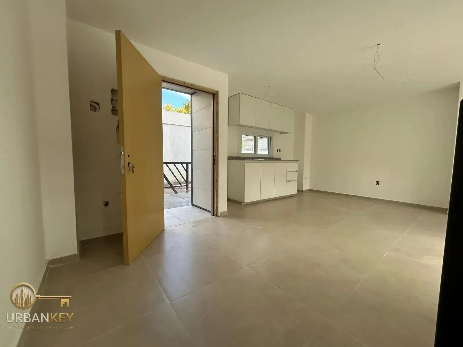 Dúplex en alquiler a estrenar 2 dormitorios, patio y cochera en Malvin Norte - Imagen 3