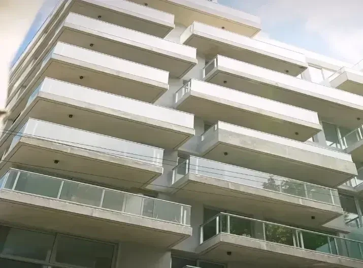 Apartamento en alquiler c/ cochera en Centro - Imagen 2