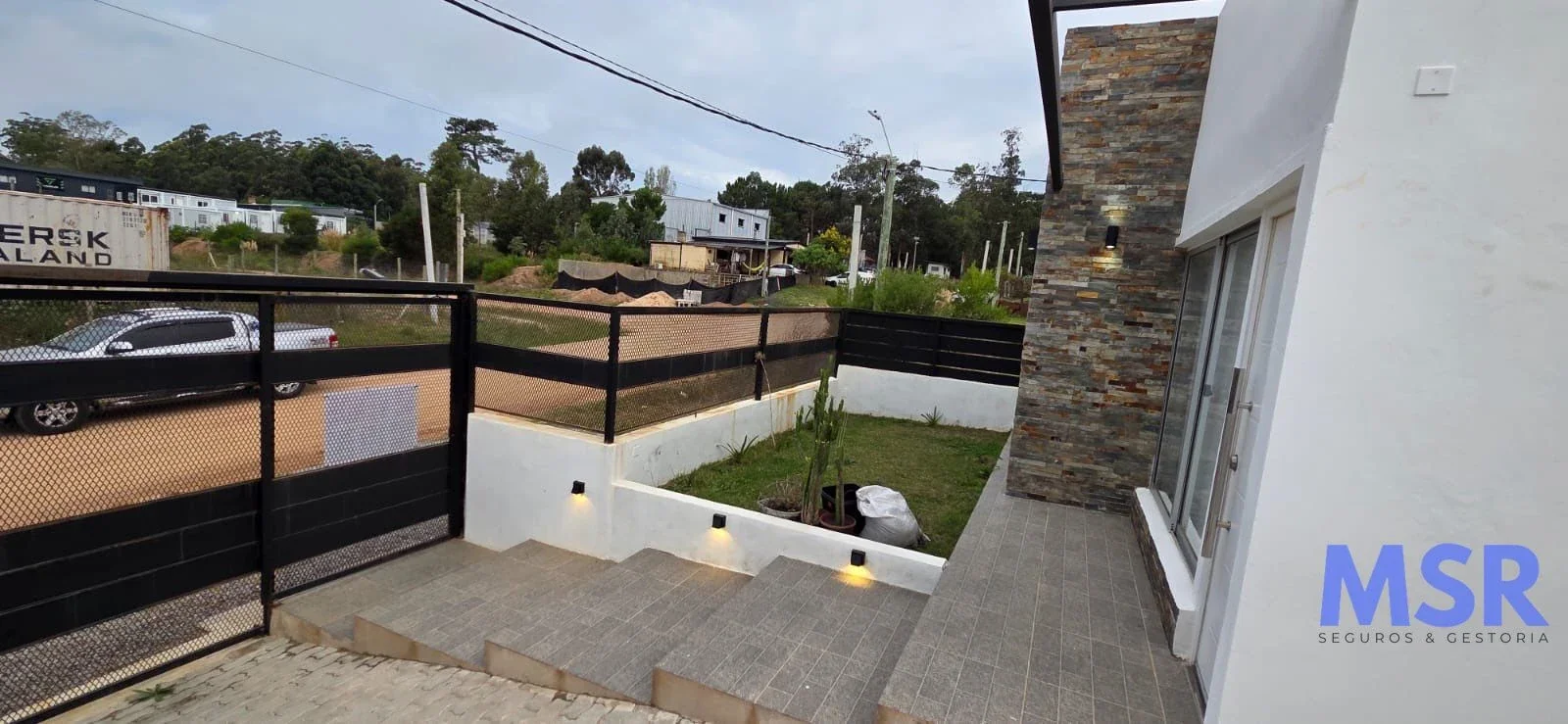 Casa en venta c/ cochera en Otros Barrios - Imagen 4