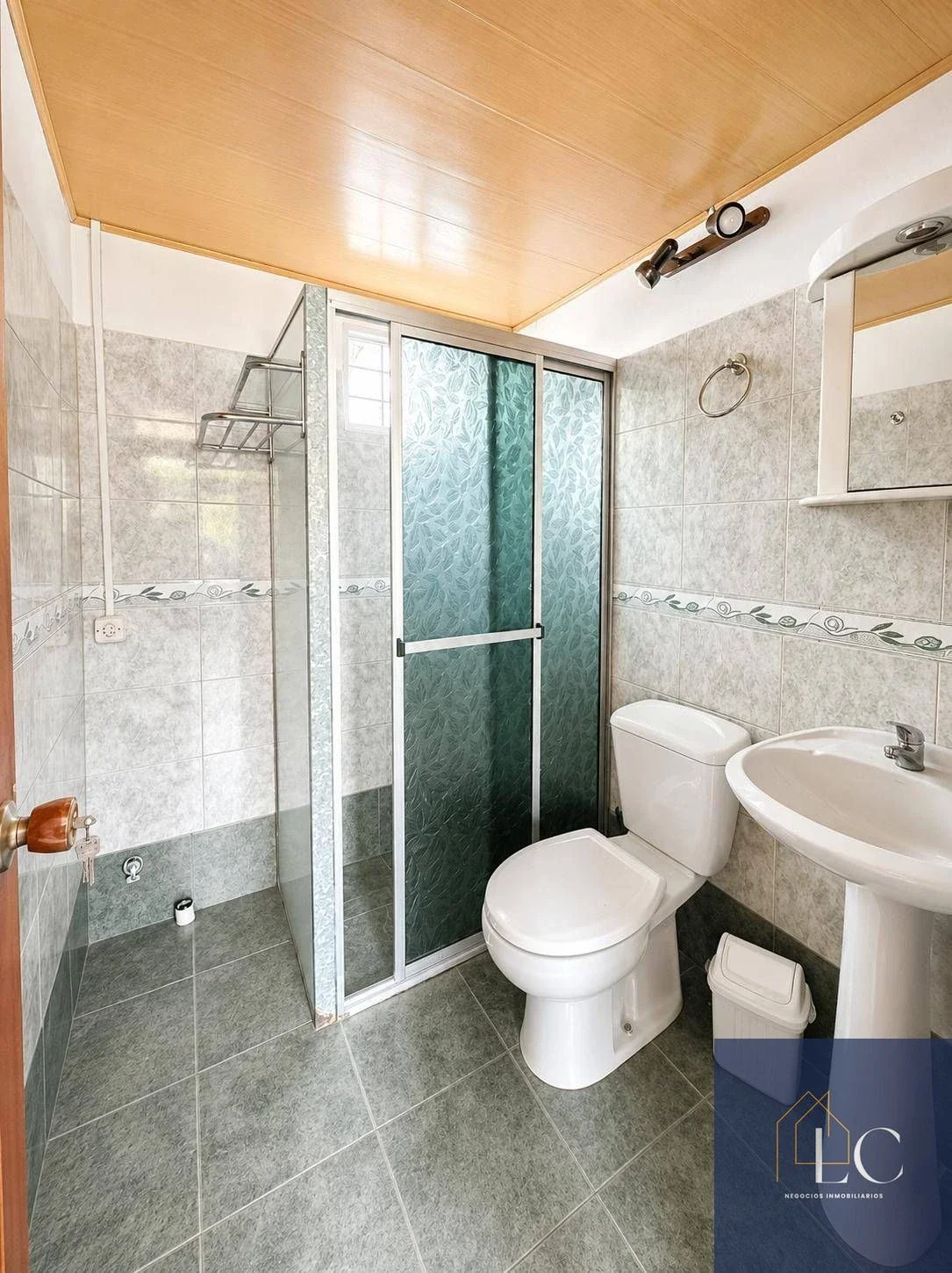 Casa en alquiler c/ cochera en Villa Argentina - Imagen 5