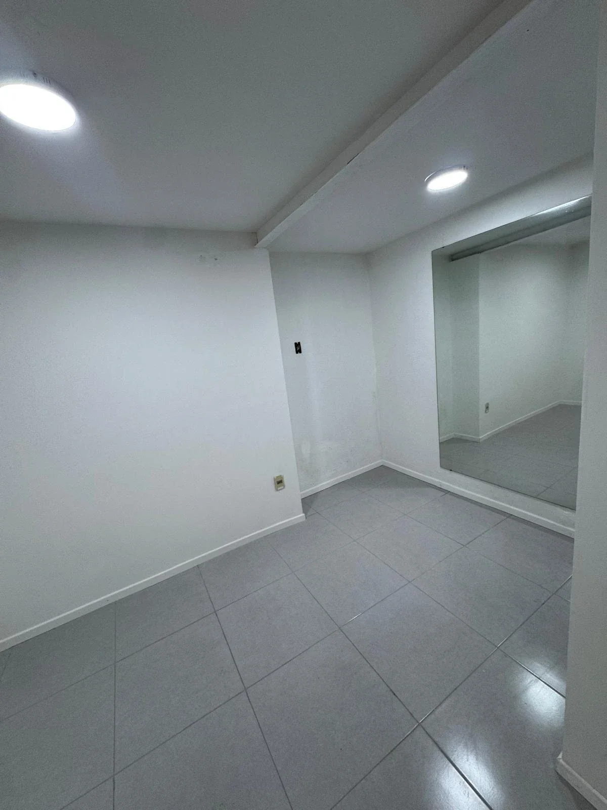D'Angelo, Apartamento en alquiler en Aguada, planta baja, reciclado a nuevo. - Imagen 4