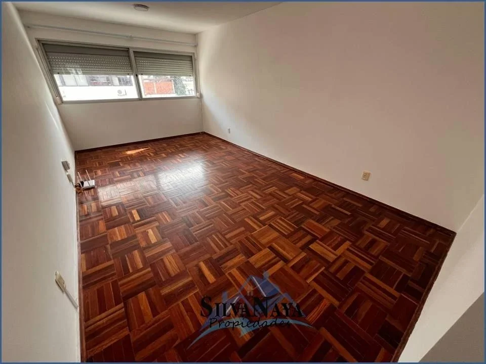 Apartamento en alquiler en Centro - Imagen 2