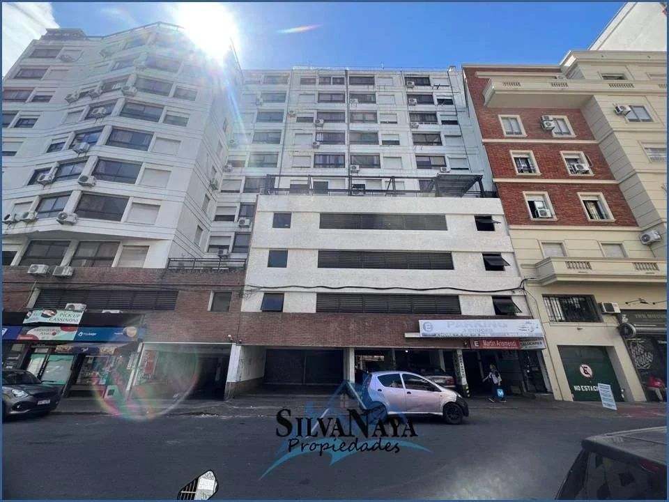 Apartamento en alquiler en Tres Cruces - Imagen 2