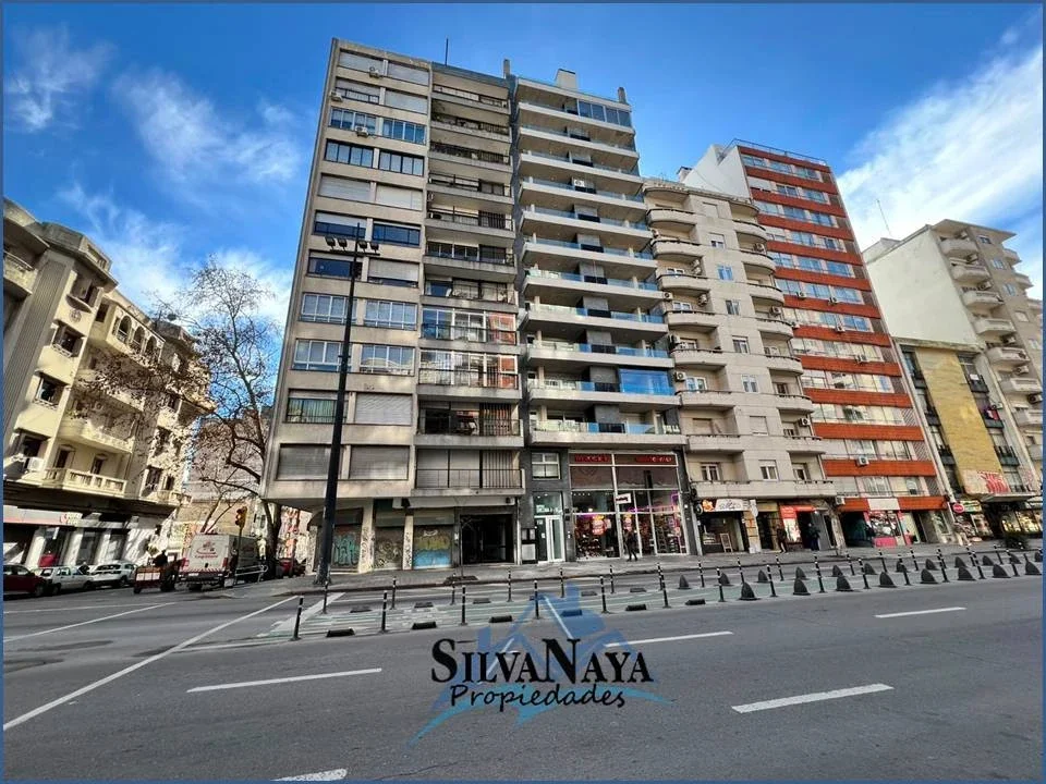 Apartamento en alquiler en Tres Cruces - Imagen 2
