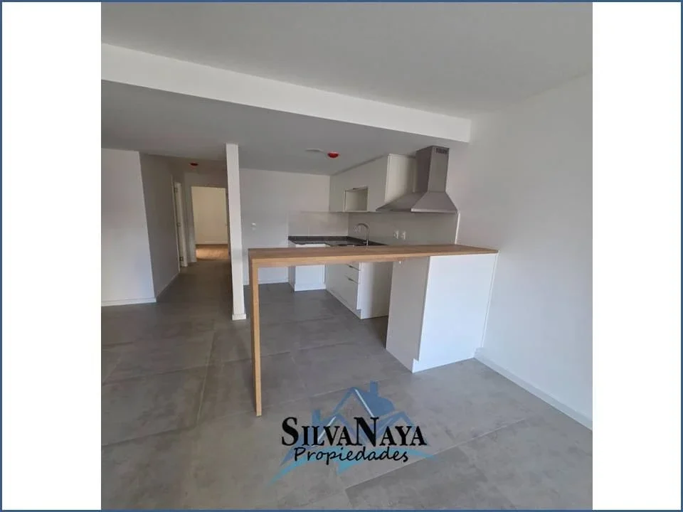 Apartamento en alquiler c/ cochera en Centro - Imagen 4