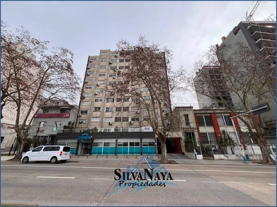 Apartamento en venta c/ cochera en Tres Cruces - Imagen 2