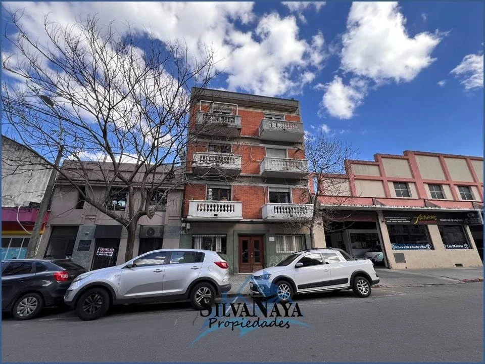 Apartamento en alquiler en Tres Cruces - Imagen 2