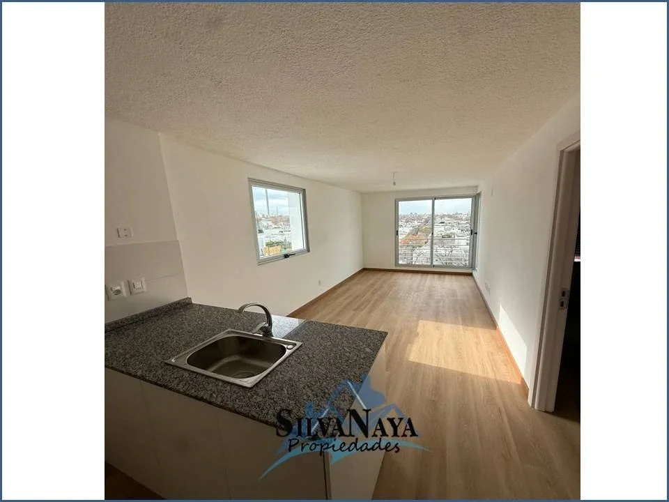 Apartamento en alquiler c/ cochera en Barrio Sur - Imagen 2