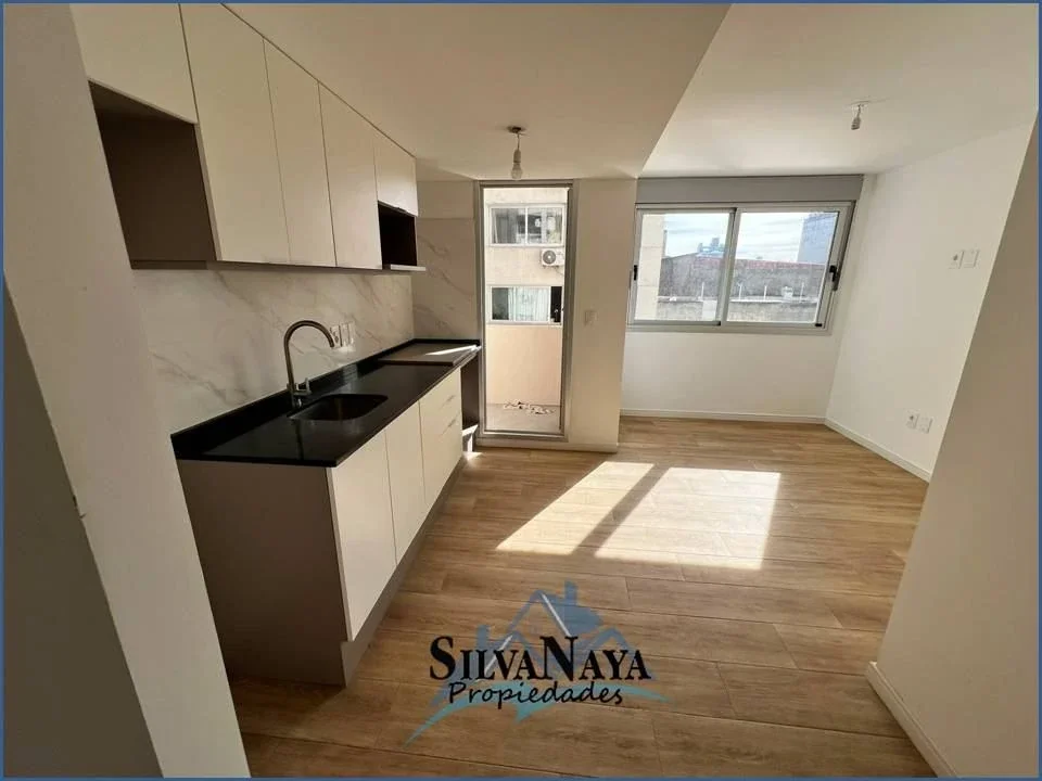 Apartamento en alquiler en Tres Cruces - Imagen 1