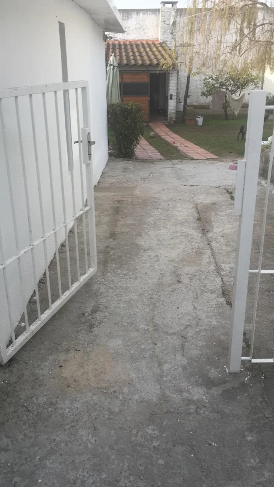 Casa en venta c/ cochera en Brazo Oriental - Imagen 4