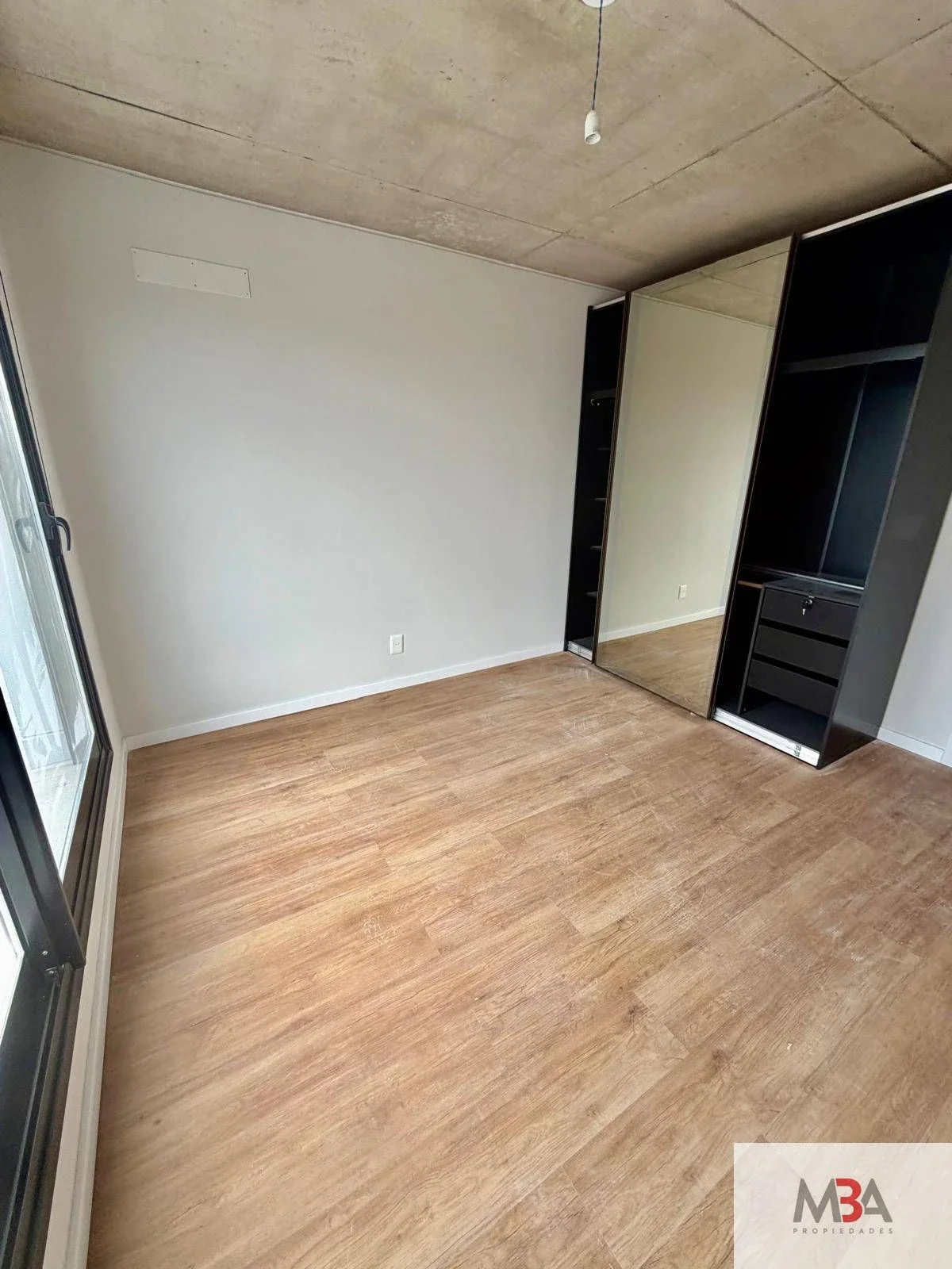 Apartamento en venta c/ cochera en Puerto Buceo - Imagen 5