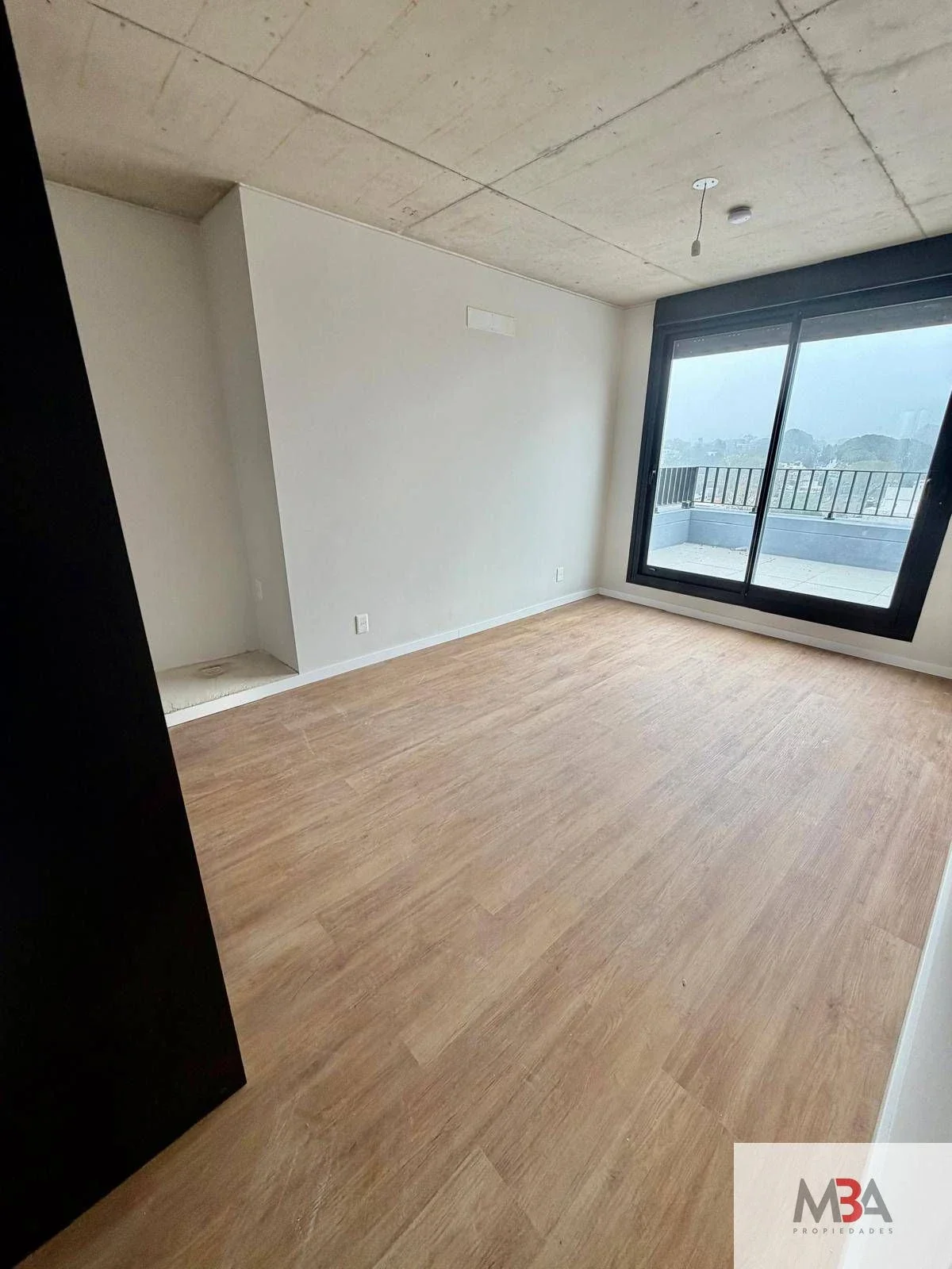 Apartamento en venta c/ cochera en Puerto Buceo - Imagen 2
