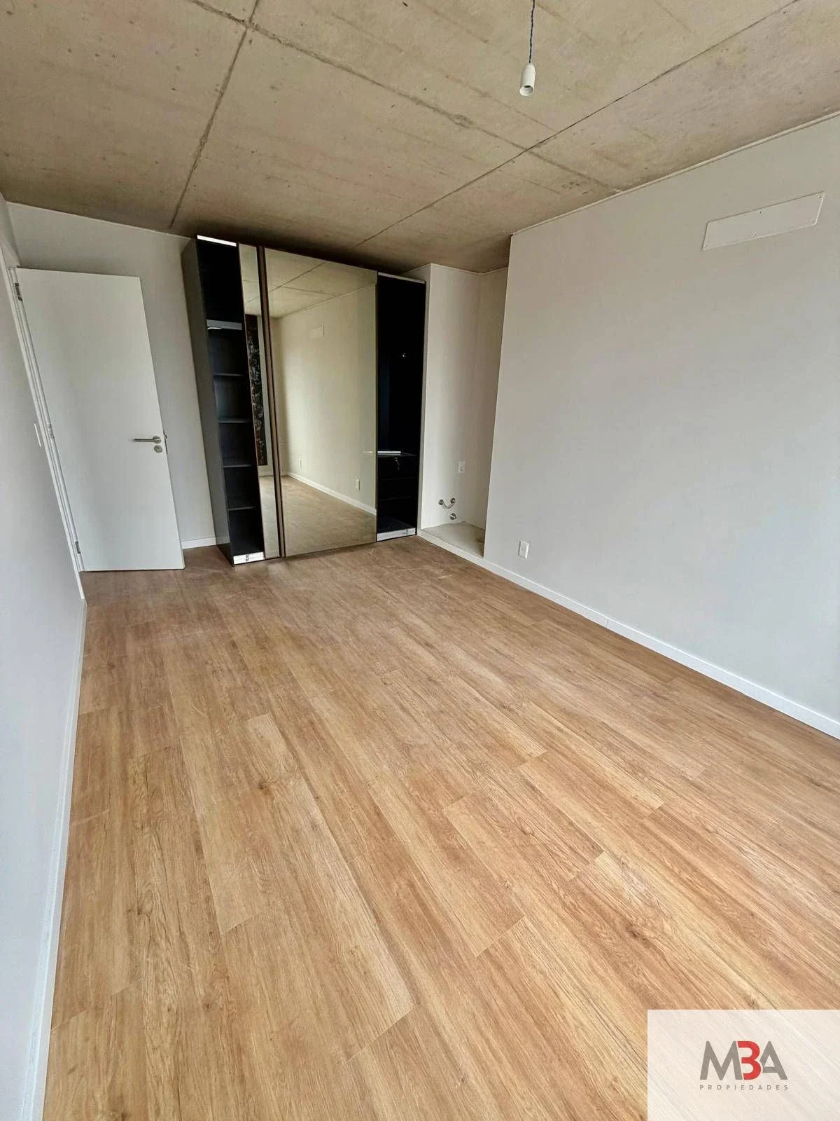 Apartamento en venta c/ cochera en Puerto Buceo - Imagen 4