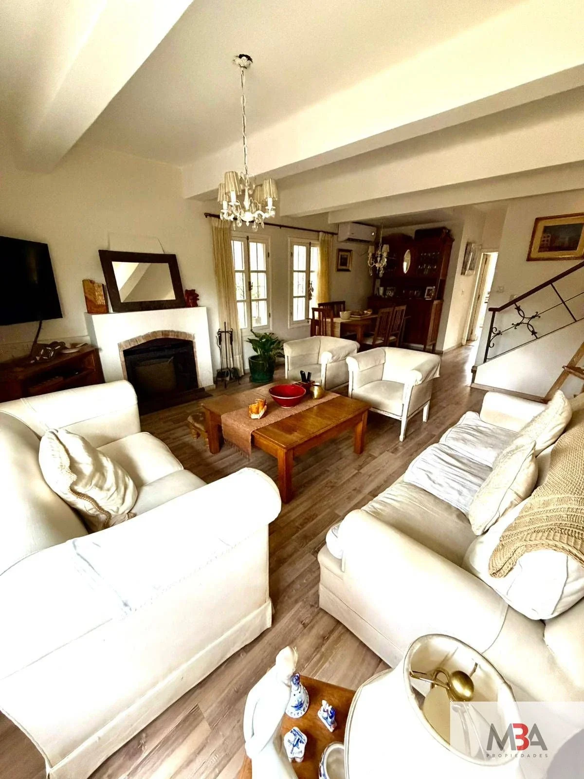Casa en venta c/ cochera en Carrasco - Imagen 1