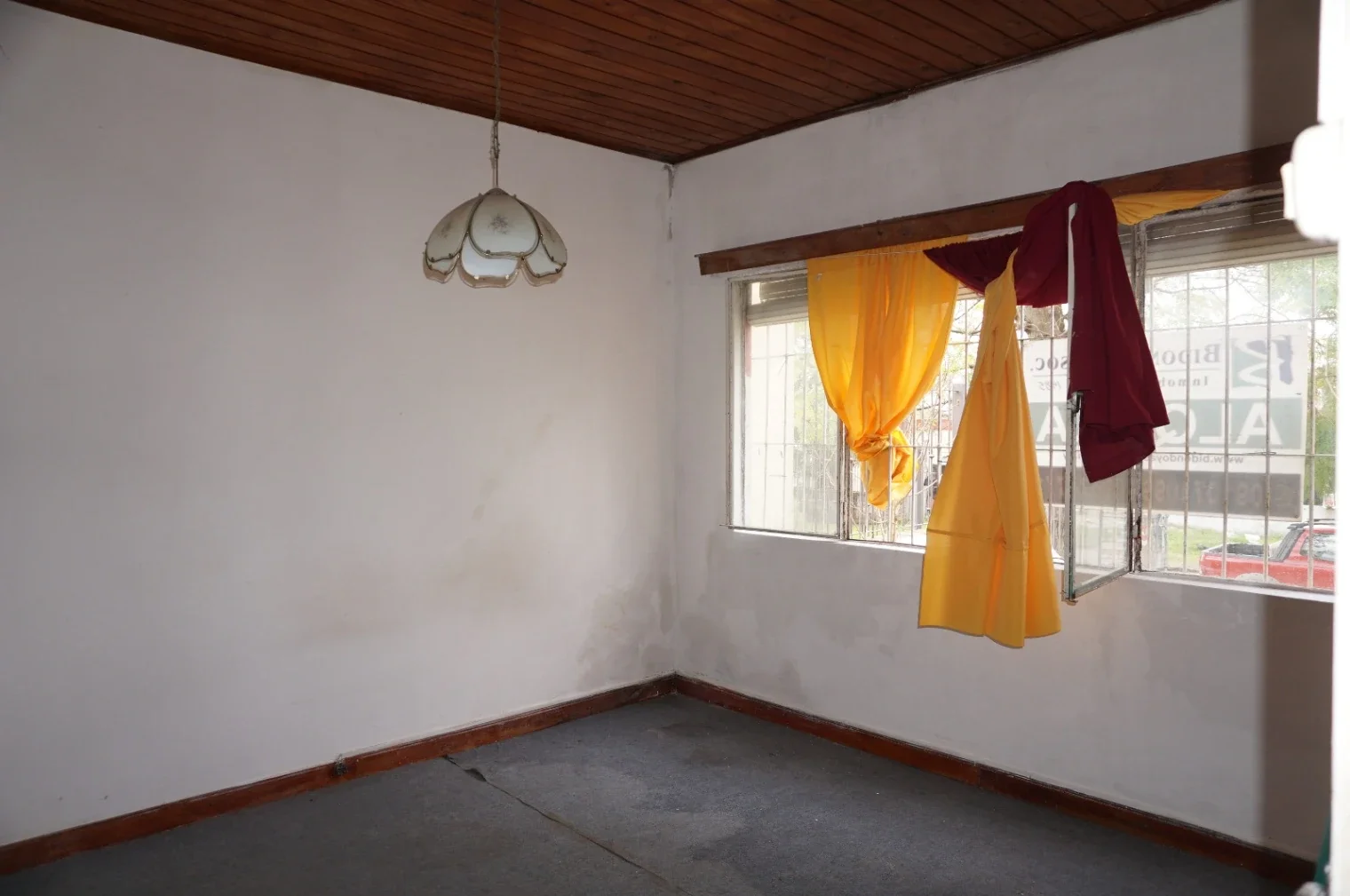 Para Inversor!! 2 casas 2 dormitorios cada una (solar de 455 m2) c/jardín, fondo y entrada para autos en Aires Puros - Imagen 3