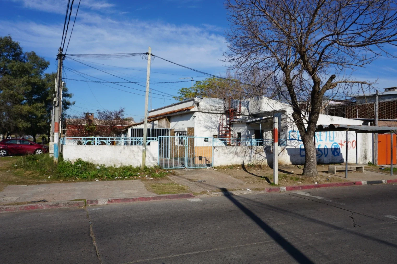 Casa de 3 dormitorios, 2 baños y lugar para guardar auto en El Cerrito de la Victoria - Imagen 1