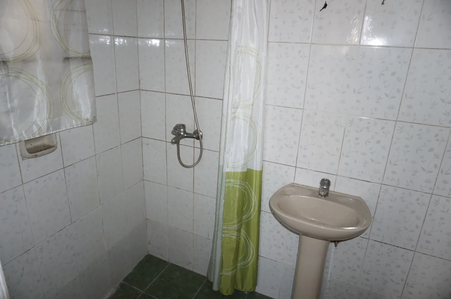 Casa de 3 dormitorios, 2 baños y lugar para guardar auto en El Cerrito de la Victoria - Imagen 5