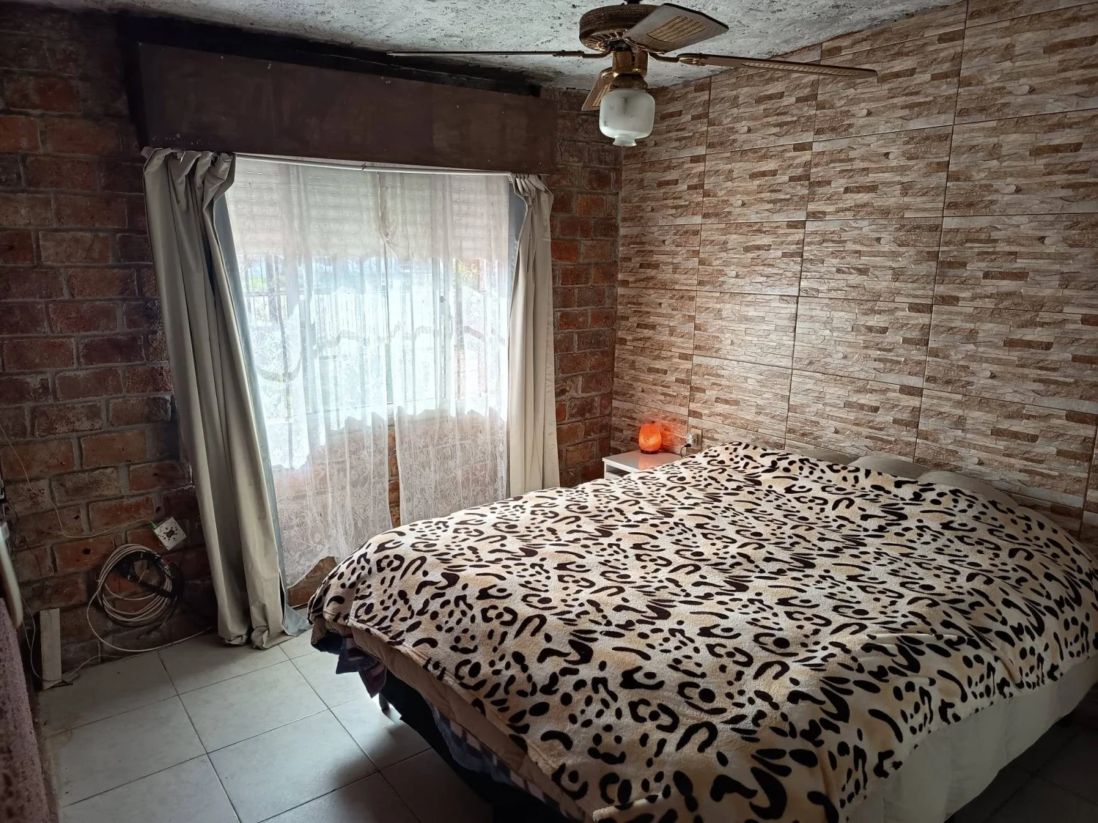 Casa "con renta" 2 dormitorios con garaje ubicada a 300 mts de Shopping Aventura - Imagen 4