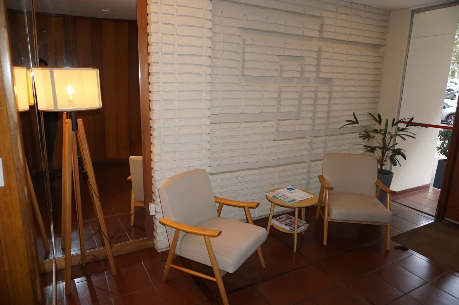 Monoambiente al frente con terraza ubicado a 50mts de Plaza Gomensoro (Pocitos) - Imagen 3