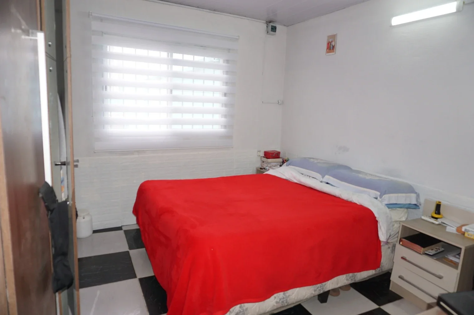 Casa 4 dormitorios 2 baños cochera y lugar para varios autos en Conciliación - Imagen 5