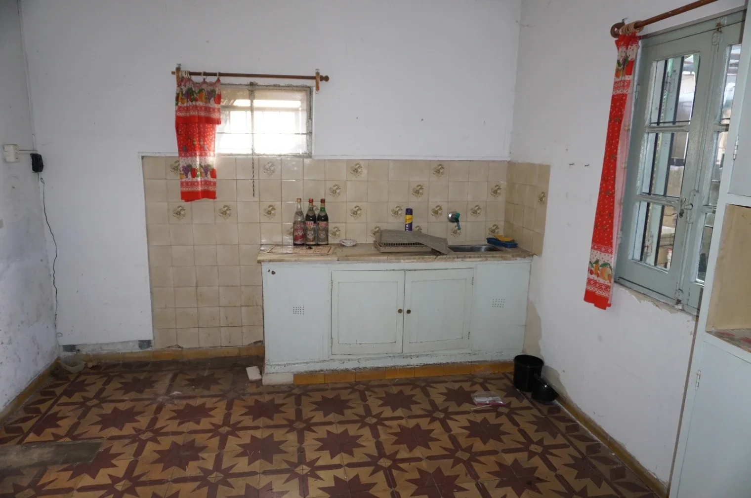 Casa de 3 dormitorios con jardín, fondo y entrada para auto en Sayago - Imagen 4