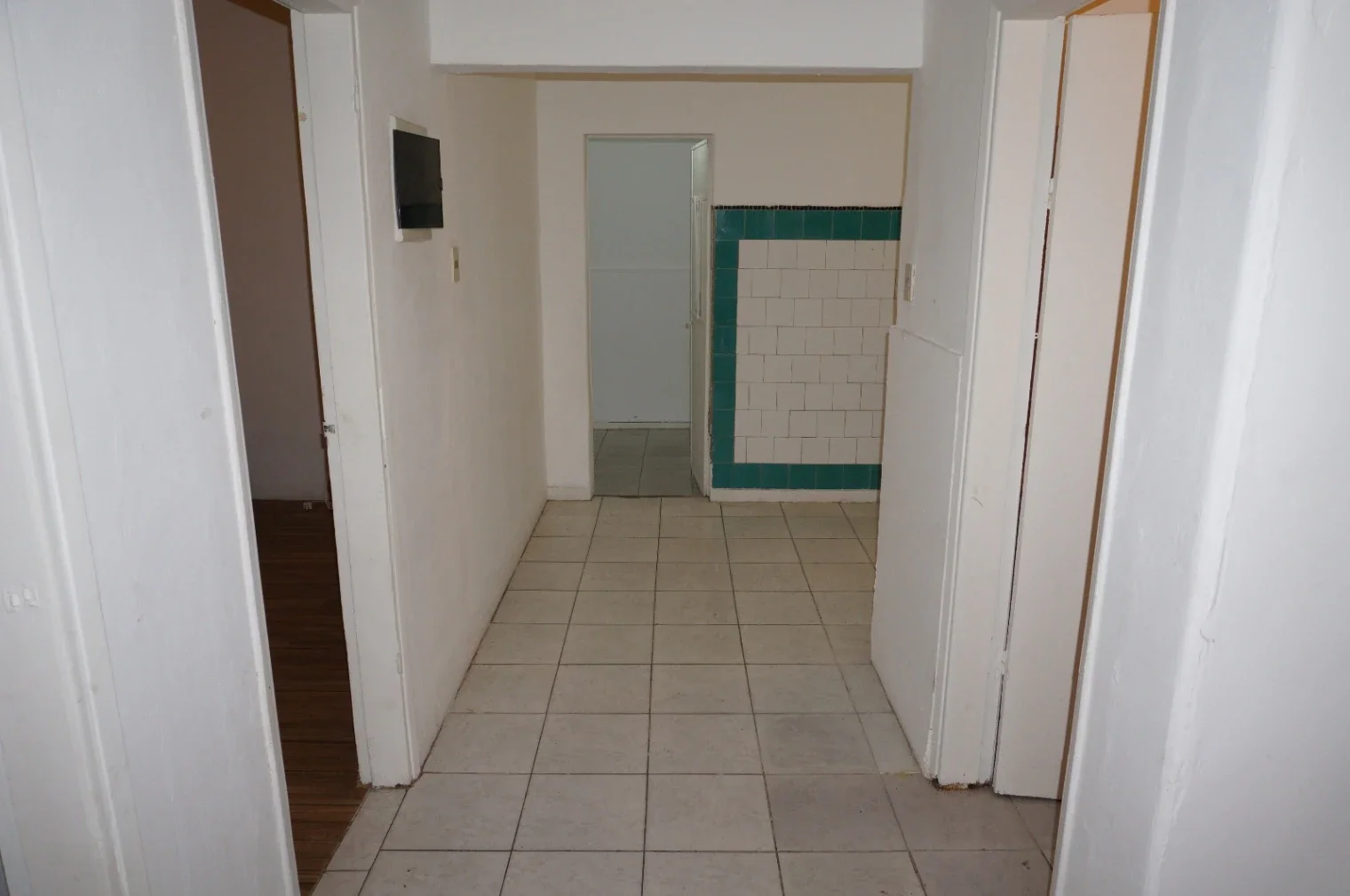 Casa de 4 dormitorios y 2 baños próximo a Centro Comercial Peñarol - Imagen 4