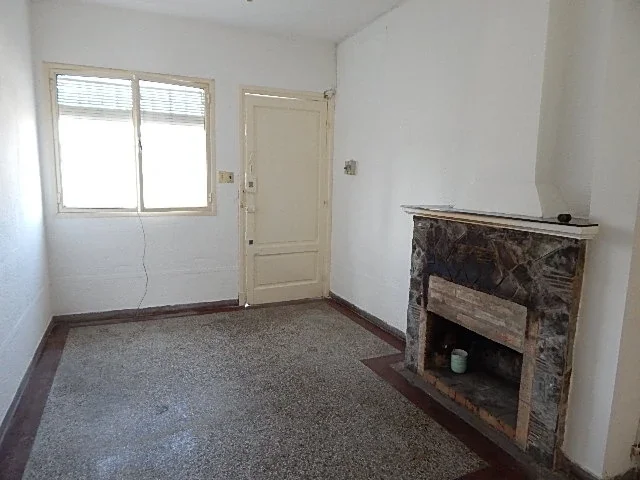 Casa "con renta"  de 2 dormitorios, jardín y fondo ubicada en el corazón de Sayago - Imagen 2