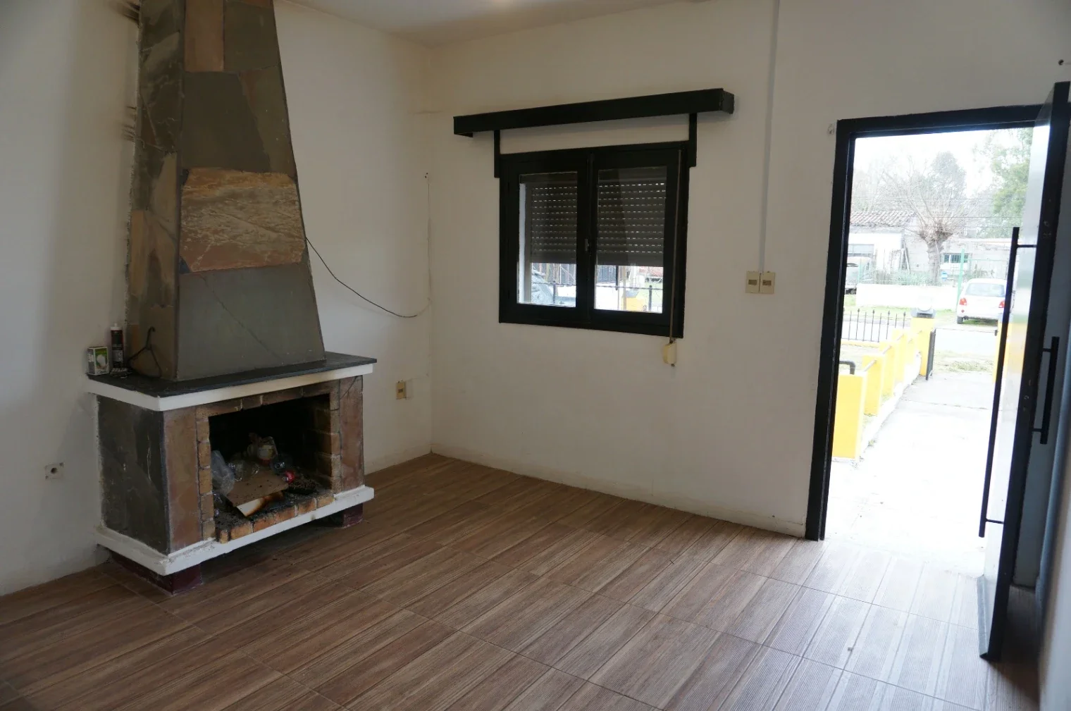 Casa de 4 dormitorios y 2 baños próximo a Centro Comercial Peñarol - Imagen 3