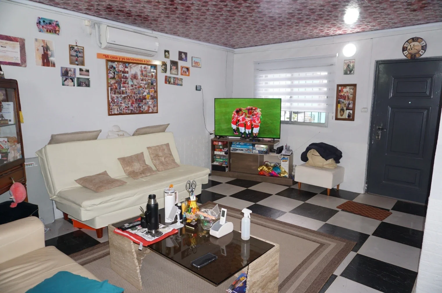 Casa 4 dormitorios 2 baños cochera y lugar para varios autos en Conciliación - Imagen 3