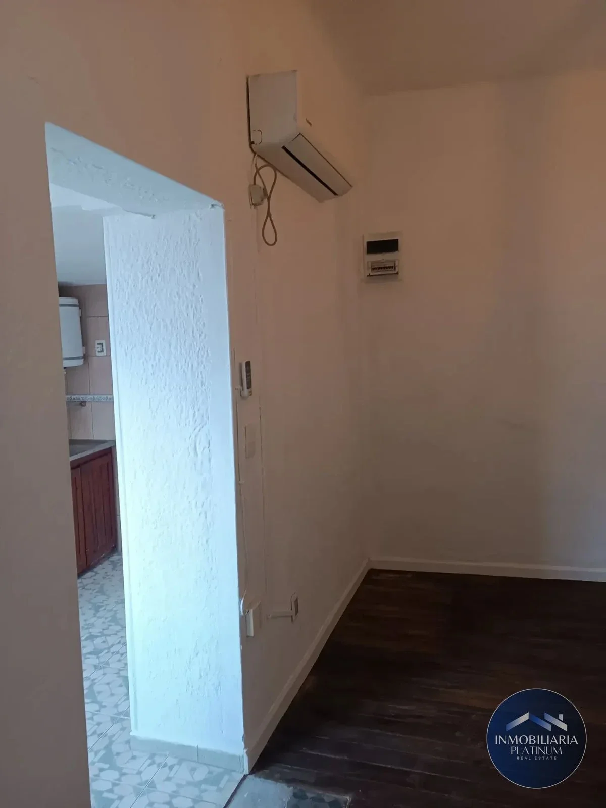 Apartamento en alquiler en La Comercial - Imagen 2